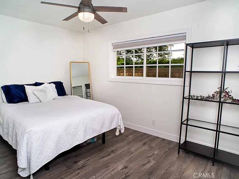 17249 Raymer St — Photo 5