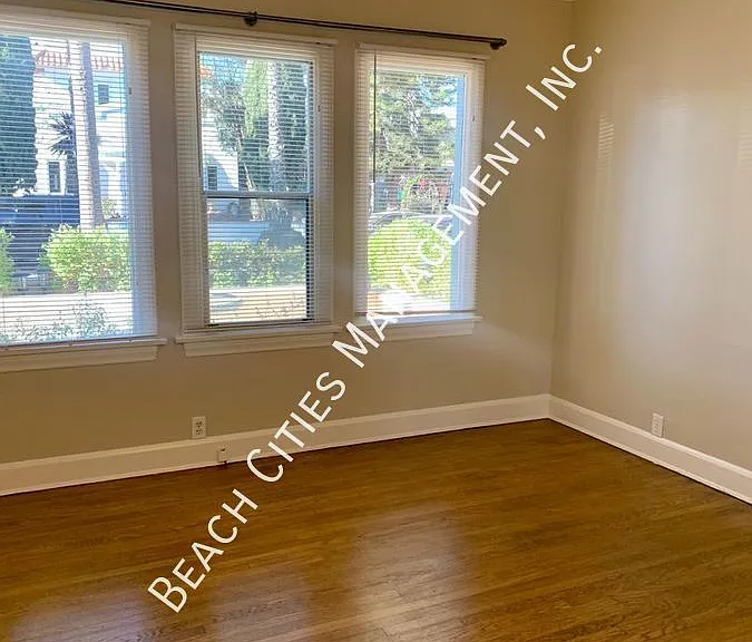 40 Glendora Ave — Photo 21