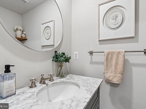 5th image of 240 Hickory Hollow Ct