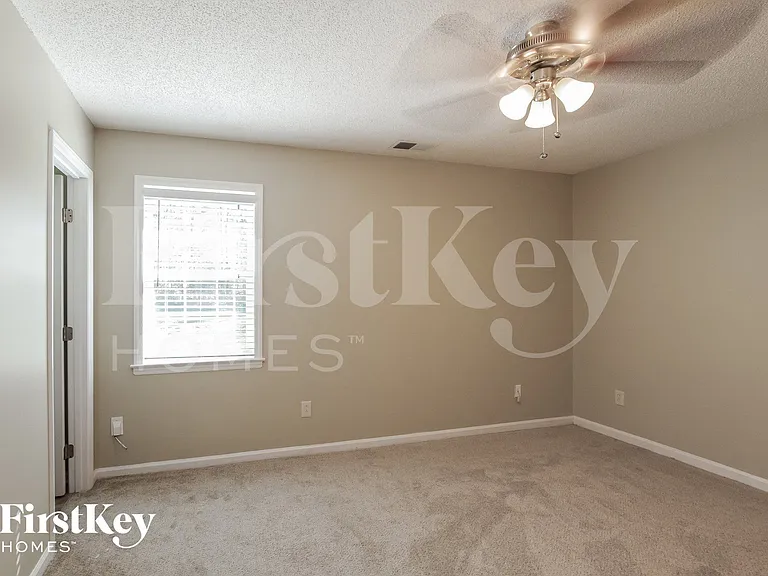 3204 Faircroft Way — Photo 10