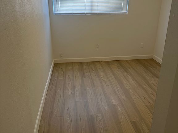 5th image of 3322 W Loma Ln Unit 2