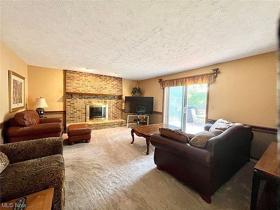 5th image of 5995 Castlehill Dr