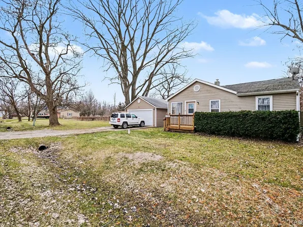 3316 Lockhead St, Burton, MI 48529