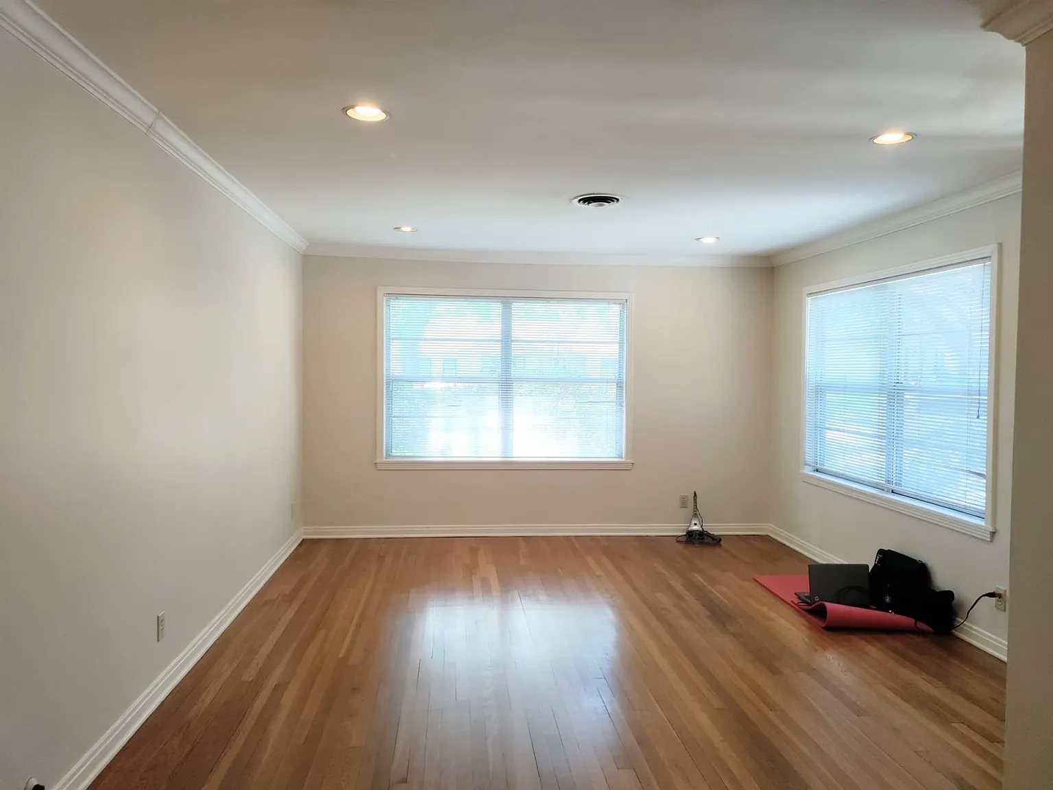 3 bed, 2.0 bath, 1745 sqft, $2,500 — Photo 2
