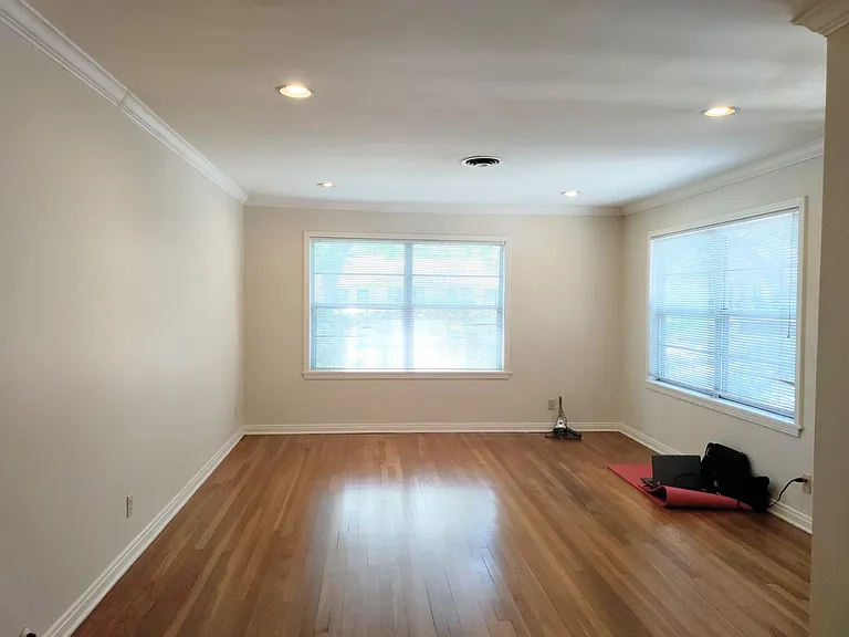 5559 Aspen St — Photo 2
