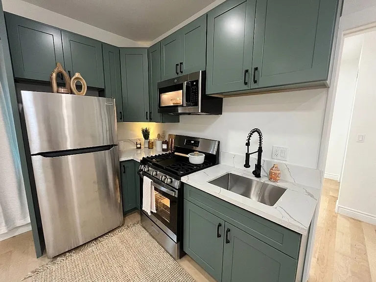 1101 Westerly Terrace — Photo 3