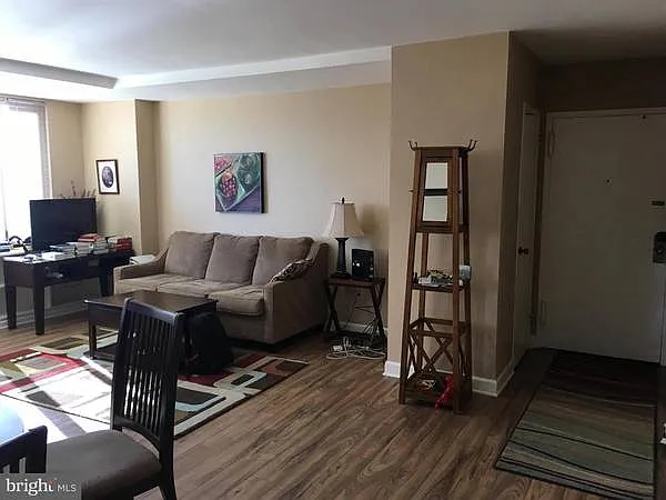 1012 Arlington Blvd #548 — Photo 7