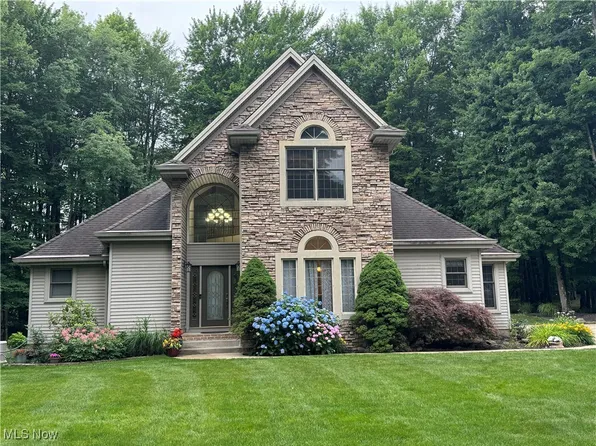 11195 Spiceberry Cir, Chagrin Falls, OH 44023