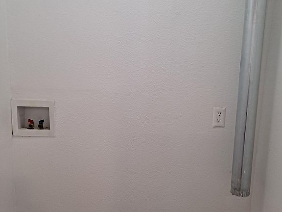 4th image of 3708 Keltner Ave #15
