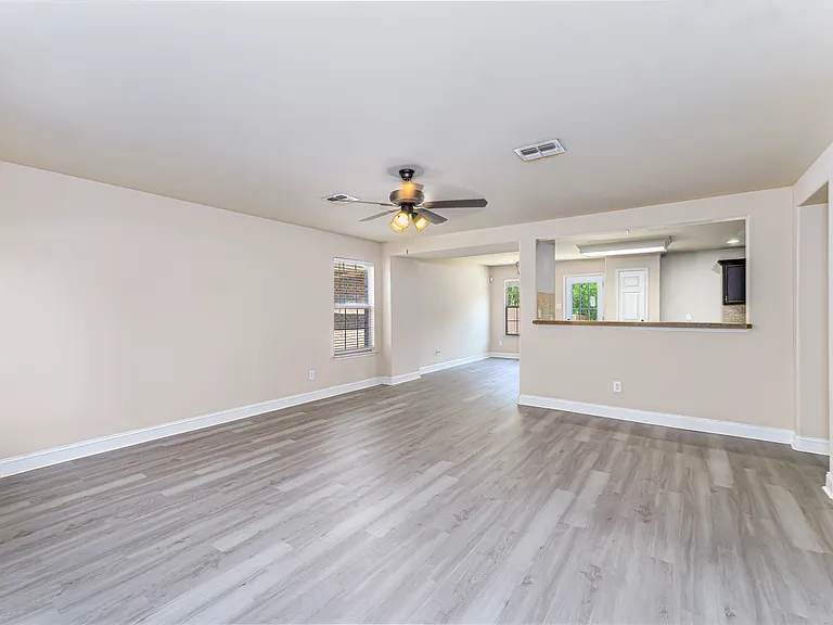5946 Harbor Glen Dr — Photo 4