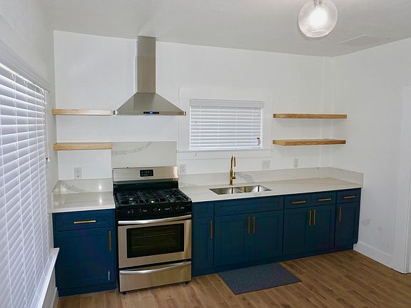 5th image of 3124 E 3rd St Frnt #