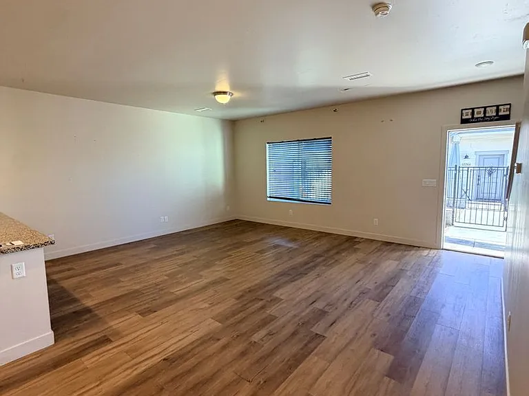 12263 Solid Rock Dr — Photo 2