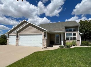 496 Barbie Ct, Appleton, WI 54915