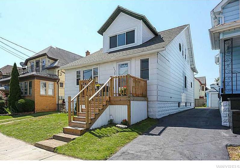 1st image of 320 Holly St