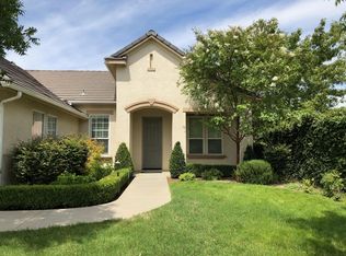 3235 Rall Ave, Clovis, CA 93619