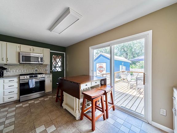 3rd image of 2928 Marrett Dr