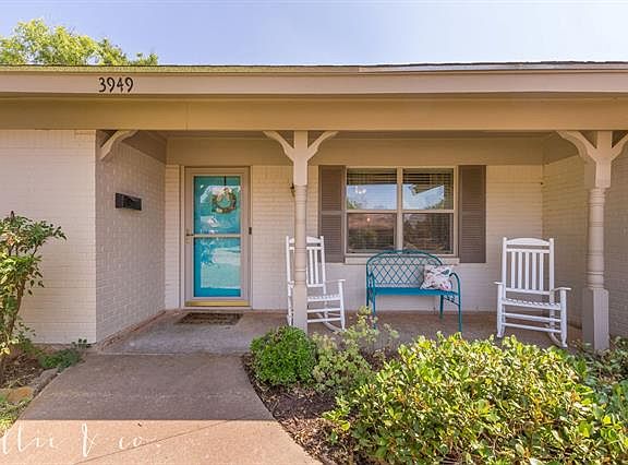 3rd image of 3949 Brook Hollow Dr