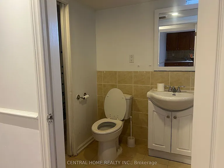 20 Goulding Ave #BASEMENT — Photo 3