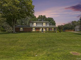 1630 Shagbark Dr, Rochester Hills, MI 48309