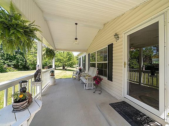 5th image of 705 Denny Rd