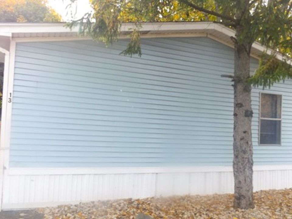 1st image of 13 Pine Dr