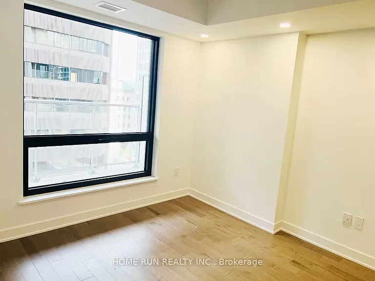 340 Queen St #804 — Photo 6