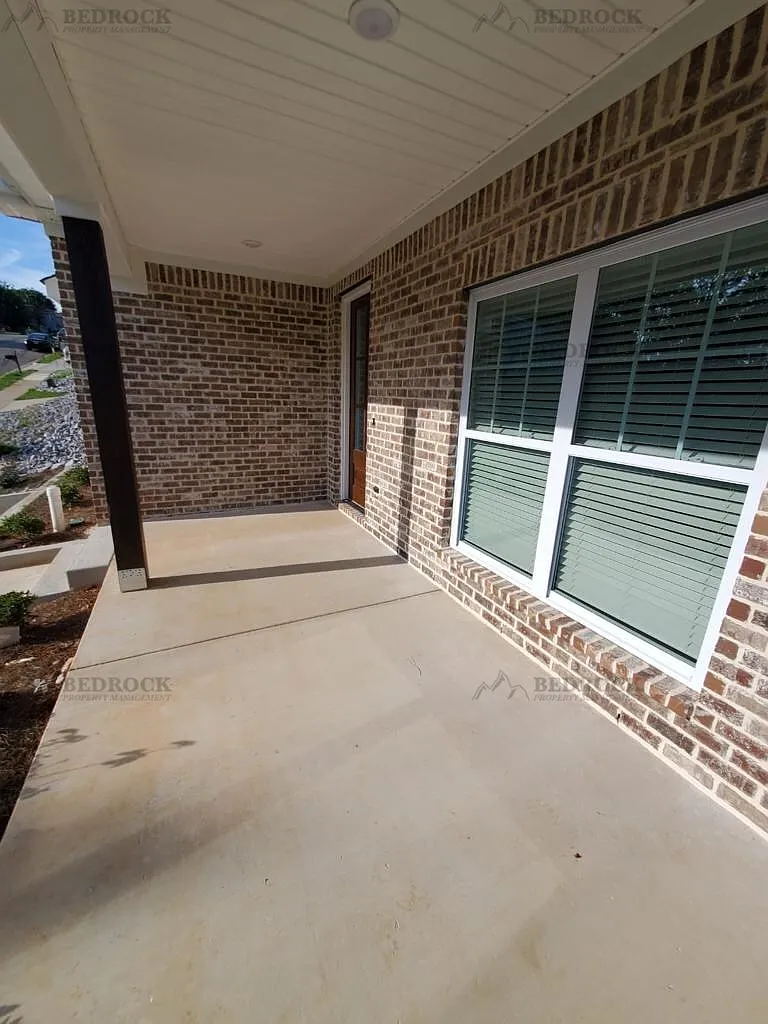 617 Wellingburg Road Southeast - 1 — Photo 2
