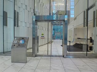 12 York St #601, Toronto, ON M5J 0E4