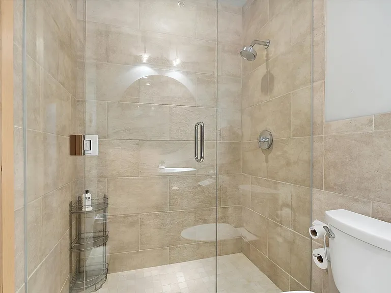 525 3rd St #509 — Photo 27