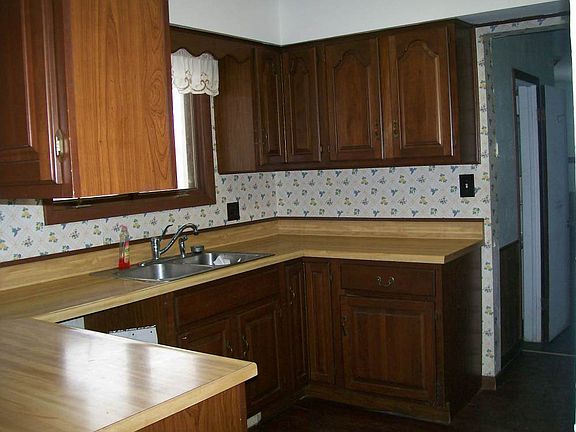 4th image of 3674 Judy Dr