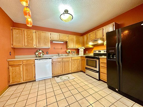 4th image of 103 Mountain View Dr #W