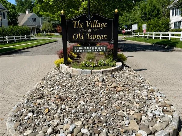 34 Spring Hollow Rd, Old Tappan, NJ 07675