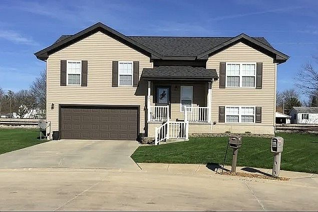 1st image of 307 Miller Ct