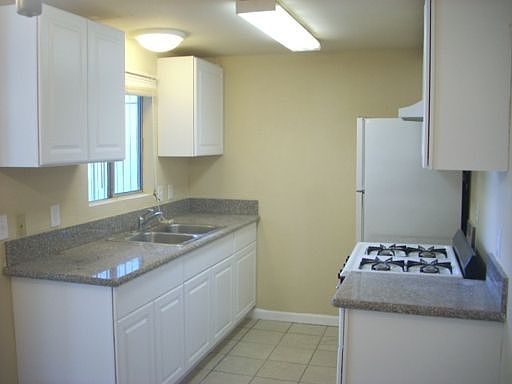 4th image of 3808 Cottonwood St APT D