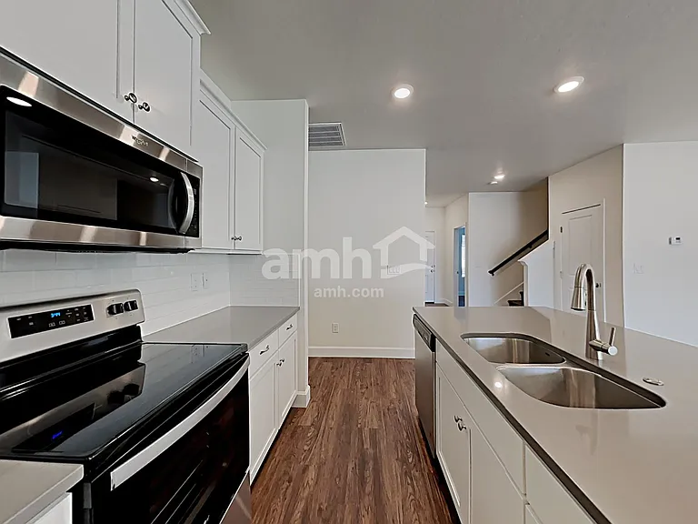 5079 W Bellevue St — Photo 4