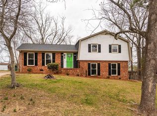 2404 Dulaire Rd, Greensboro, NC 27407