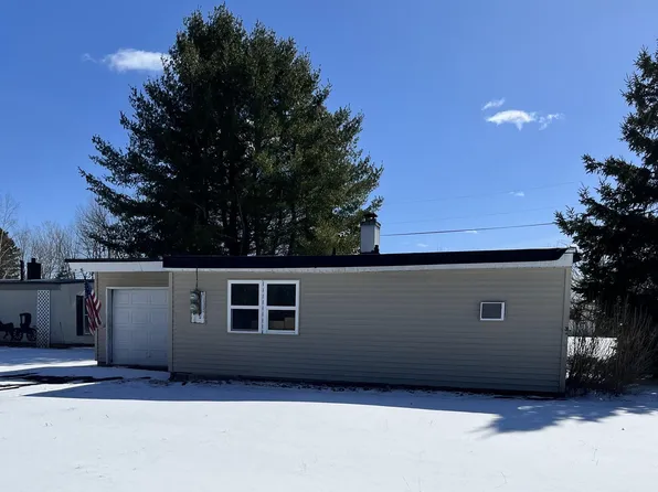 26 Maple St, Carp Lake Township, MI 49971