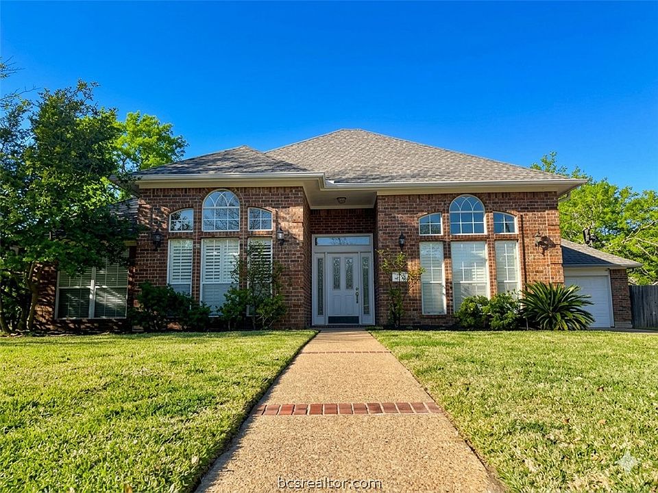 1st image of 4611 Saint Andrews Dr