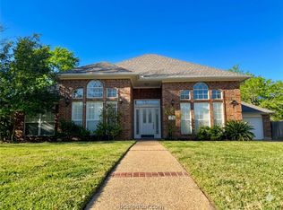 4611 Saint Andrews Dr, College Station, TX 77845