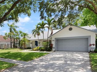 7070 SW 20th St, Plantation, FL 33317