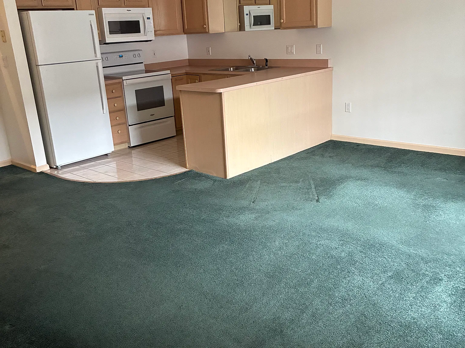 2 bed, 975 sqft, $1,100 — Photo 2