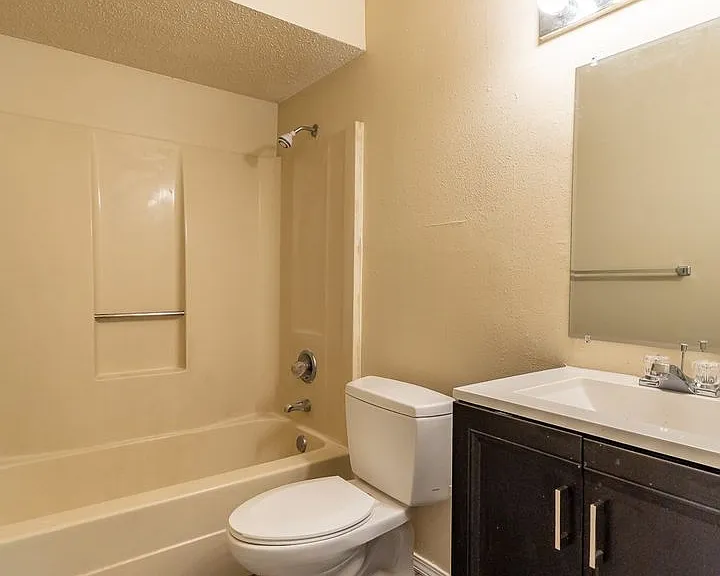 559 S Ray Ave — Photo 11