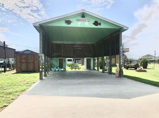 911 East Rd, Crystal Beach, TX 77650