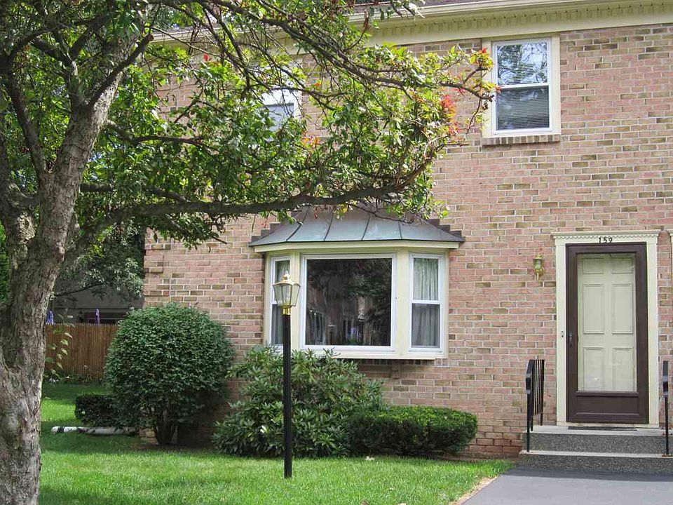 1st image of 159 Williamsburg Ct