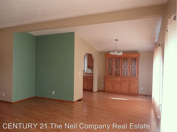 3rd image of 662 NE Meadow Ave