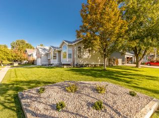 1162 E Tiger Eye Dr, Sandy, UT 84094