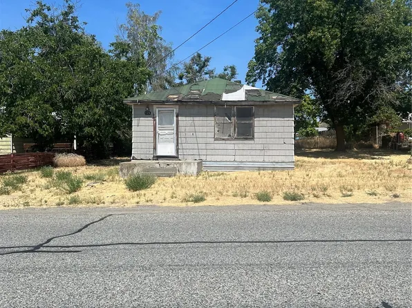 425 Grape Ave E, Omak, WA 98841