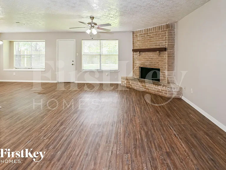15823 Baybriar Dr — Photo 4