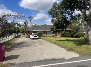 57 Pine St, Hazlehurst, GA 31539