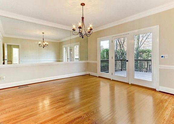 Dining room.